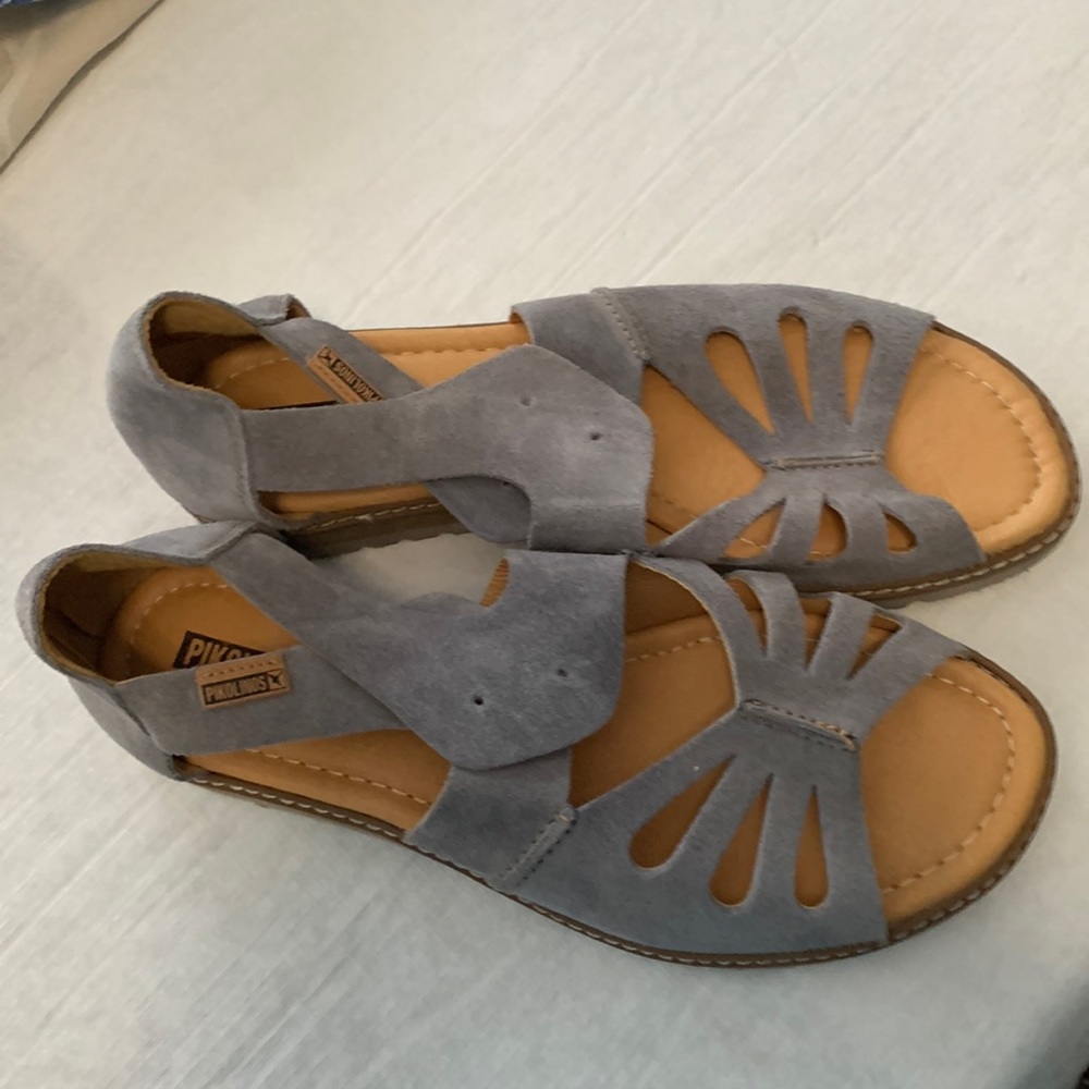 NWT Grey Pikolinos sandals Size 40